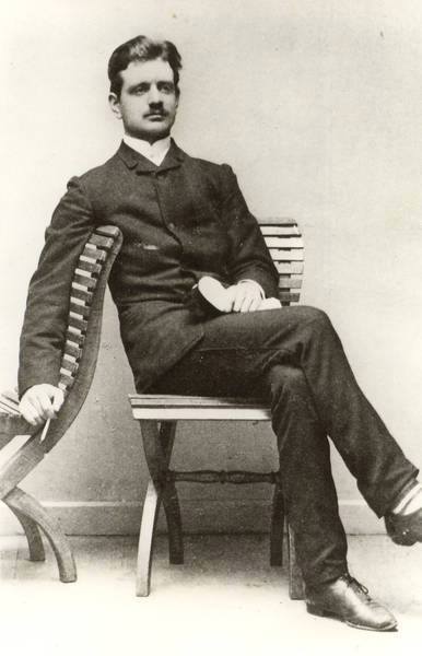 Sibelius Mystery What’s He Holding