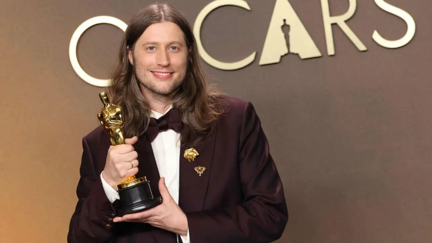 Nice Guy Ludwig Göransson Picks Up Third Oscar for “Sinners”